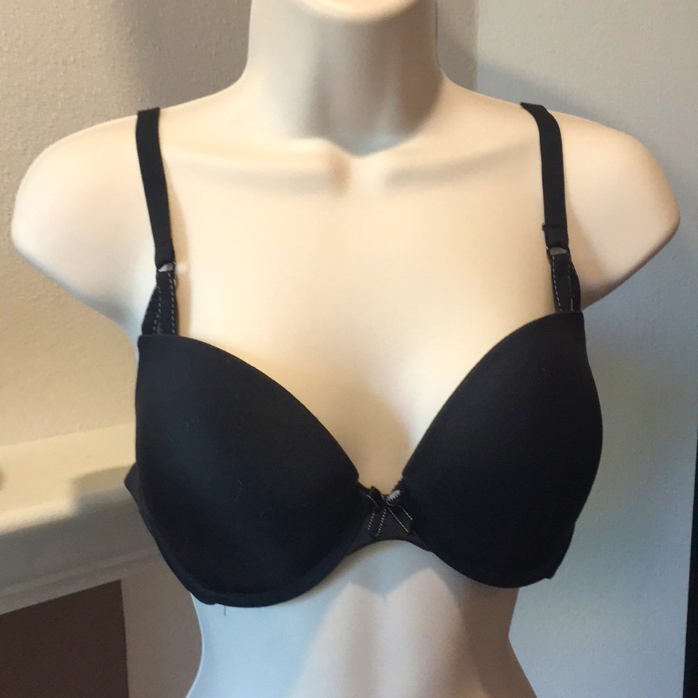 36C black bra from MaidenForm